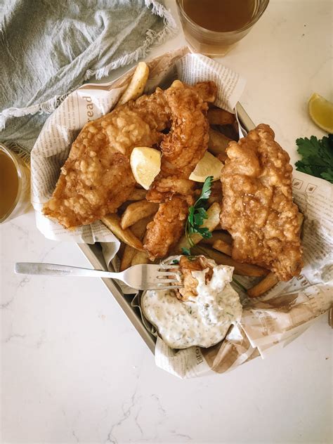 How many protein are in pub style fish and chips - calories, carbs, nutrition