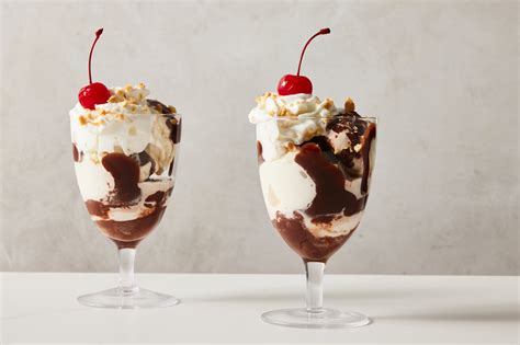 How many protein are in pudding snacks - chocolate fudge sundaes - calories, carbs, nutrition