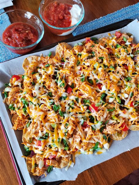 How many protein are in pulled chicken nachos - calories, carbs, nutrition