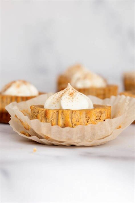 How many protein are in pumpkin cheesecake tart - calories, carbs, nutrition