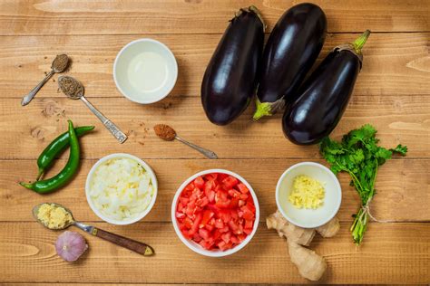 How many protein are in punjab eggplant - calories, carbs, nutrition