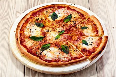 How many protein are in quattro formaggio roman style pizza - by the ounce - calories, carbs, nutrition