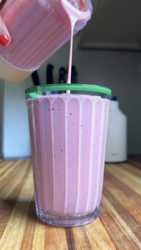 How many protein are in raspberry blast frozen smoothie - calories, carbs, nutrition