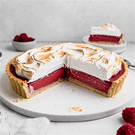 How many protein are in raspberry meringue tart - calories, carbs, nutrition