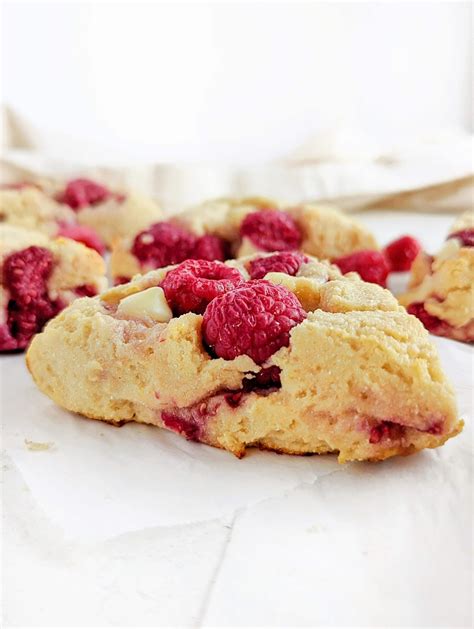 How many protein are in raspberry white chocolate scone - calories, carbs, nutrition