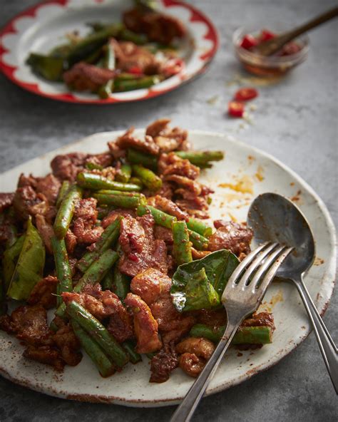 How many protein are in red curry pork stir fry - calories, carbs, nutrition