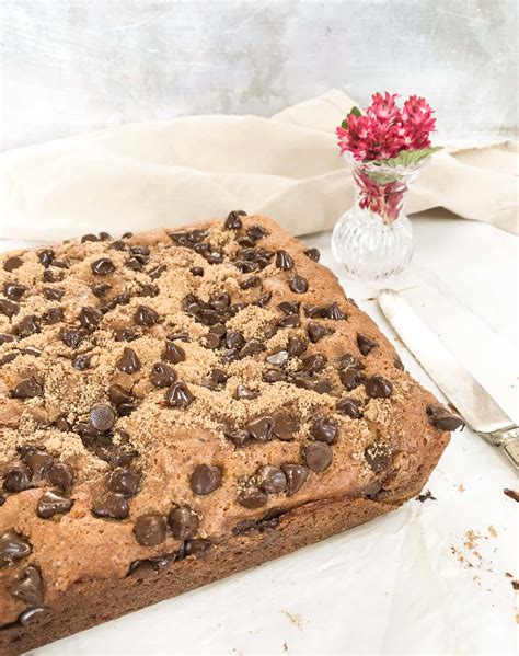 How many protein are in reduced-fat banana chocolate chip coffee cake - calories, carbs, nutrition