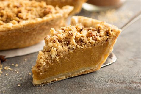 How many protein are in reese's pieces streusel pumpkin pie - calories, carbs, nutrition