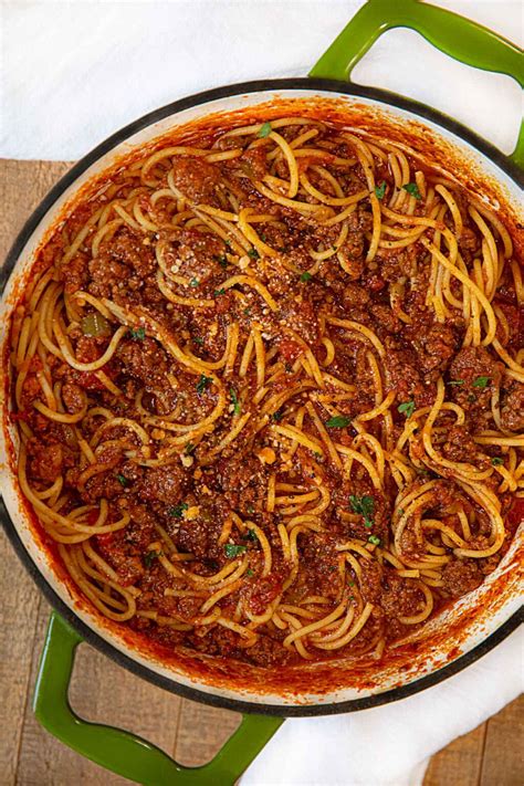 How many protein are in restaurant, italian, spaghetti with meat sauce - calories, carbs, nutrition