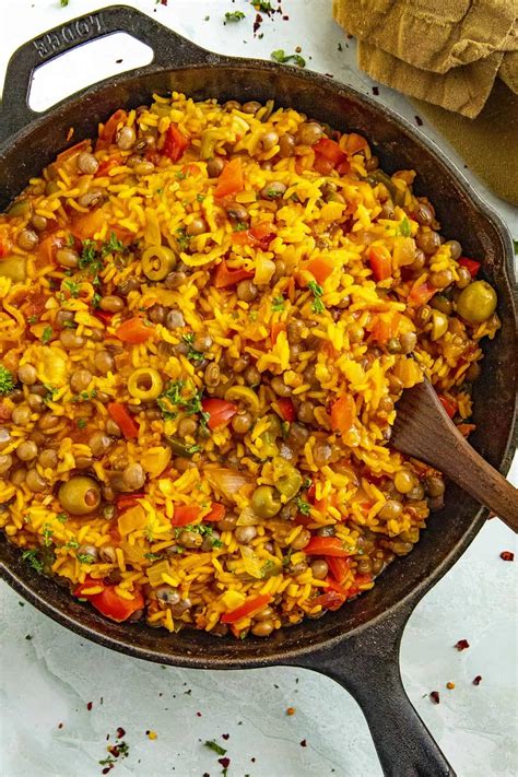 How many protein are in restaurant, latino, arroz con grandules (rice and pigeonpeas) - calories, carbs, nutrition