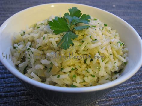 How many protein are in rice pilaf with parsley (30484.3) - calories, carbs, nutrition