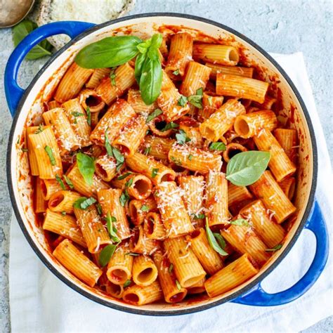 How many protein are in rigatoni pomodora - calories, carbs, nutrition