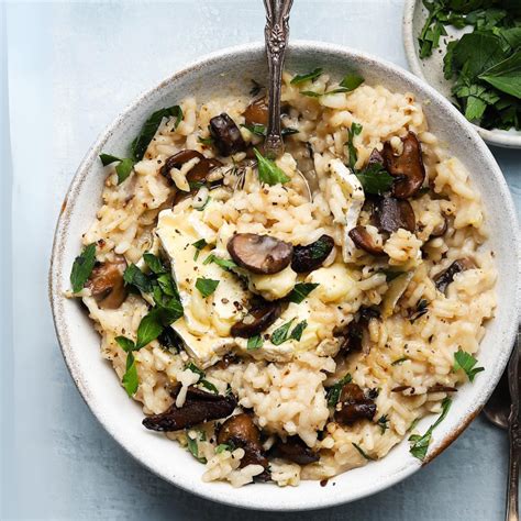 How many protein are in risotto with smoked gouda, white truffle oil, shiitakes and baby spinach - calories, carbs, nutrition