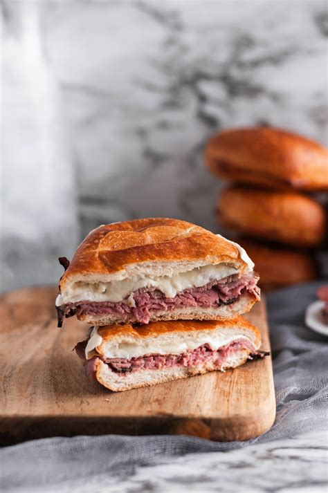 How many protein are in roast beef melt (3581.0) - calories, carbs, nutrition