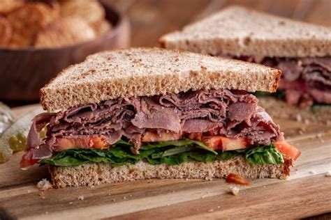 How many protein are in roast beef sandwich on wheat - calories, carbs, nutrition