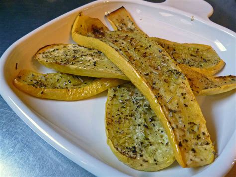 How many protein are in roasted yellow squash - calories, carbs, nutrition