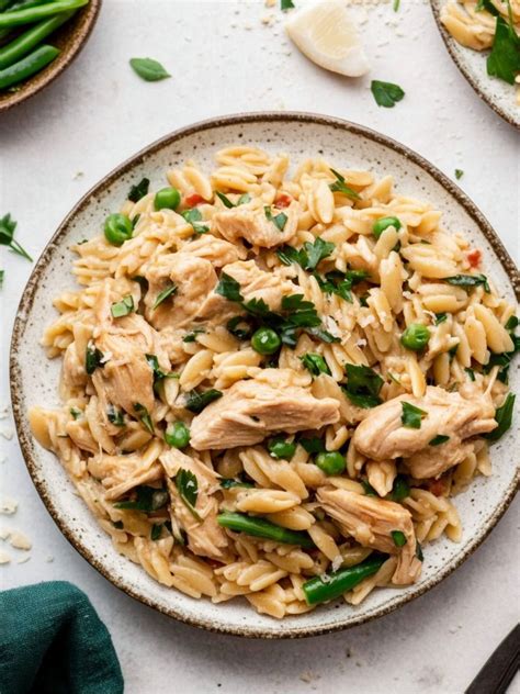 How many protein are in rosemary chicken with orzo & vegetables - calories, carbs, nutrition