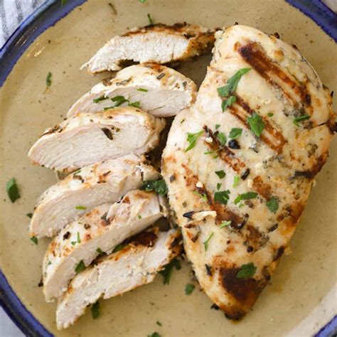 How many protein are in rosemary garlic chicken breast sandwich - calories, carbs, nutrition