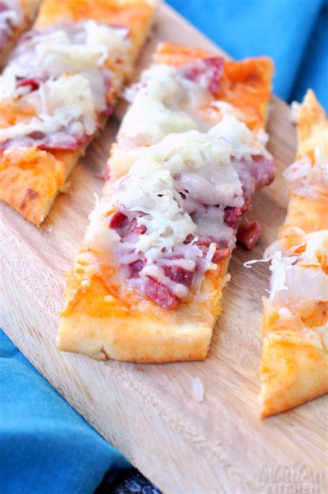 How many protein are in rueben pizza wheat crust - calories, carbs, nutrition