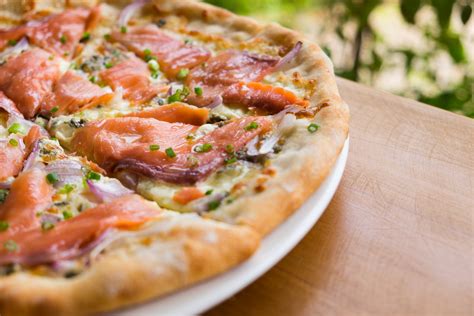 How many protein are in rustic smoked salmon pizza - calories, carbs, nutrition