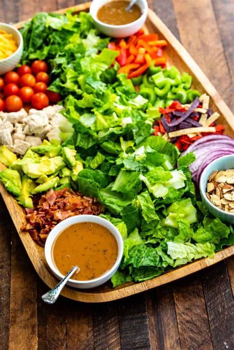 How many protein are in salad bar - french dressing - calories, carbs, nutrition