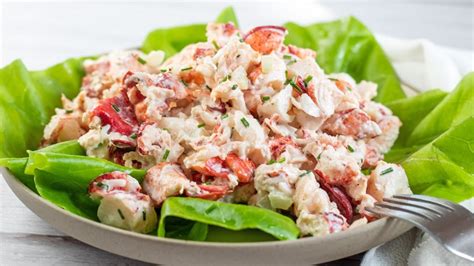 How many protein are in salad deli lobster new england 3/4 cup - calories, carbs, nutrition