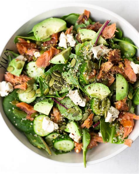 How many protein are in salad entree salmon greens & orange vinaigrette - calories, carbs, nutrition