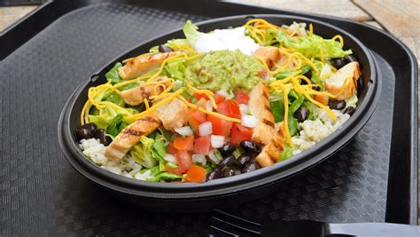 How many protein are in salad entree taco chicken - calories, carbs, nutrition