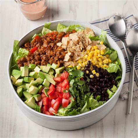 How many protein are in salad entree vegetarian taco - calories, carbs, nutrition