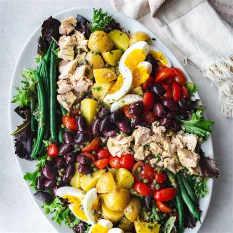 How many protein are in salad nicoise - calories, carbs, nutrition