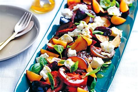 How many protein are in salad tomato plum & red onion 1/2 cup - calories, carbs, nutrition