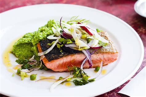 How many protein are in salmon, pea and fennel salad - calories, carbs, nutrition