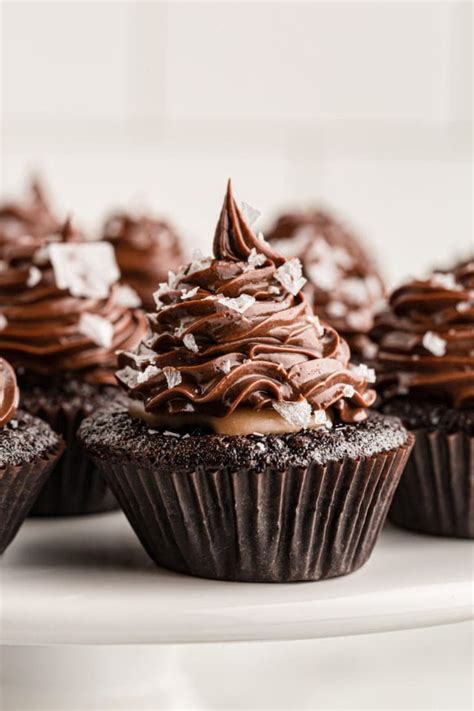 How many protein are in salted caramel mini cupcake - calories, carbs, nutrition