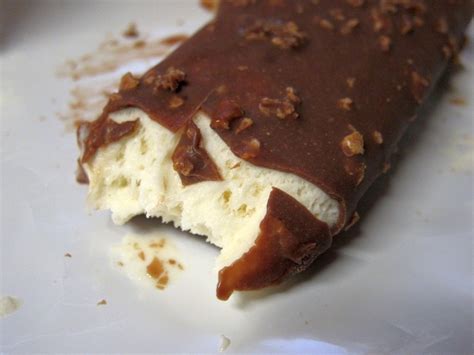 How many protein are in salted caramel pretzel ice cream bar - calories, carbs, nutrition