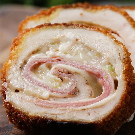 How many protein are in sand chicken cordon bleu kaiser roll - calories, carbs, nutrition