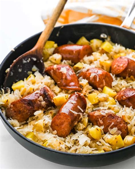 How many protein are in sand kielbasa sauerkraut - calories, carbs, nutrition