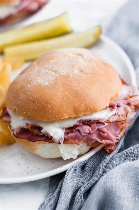 How many protein are in sandwich hot ham and cheese (bison) - calories, carbs, nutrition