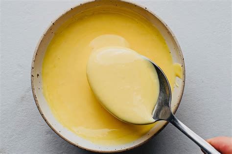 How many protein are in sauce - hollandaise, with vegetable oil, dehydrated, dry - calories, carbs, nutrition