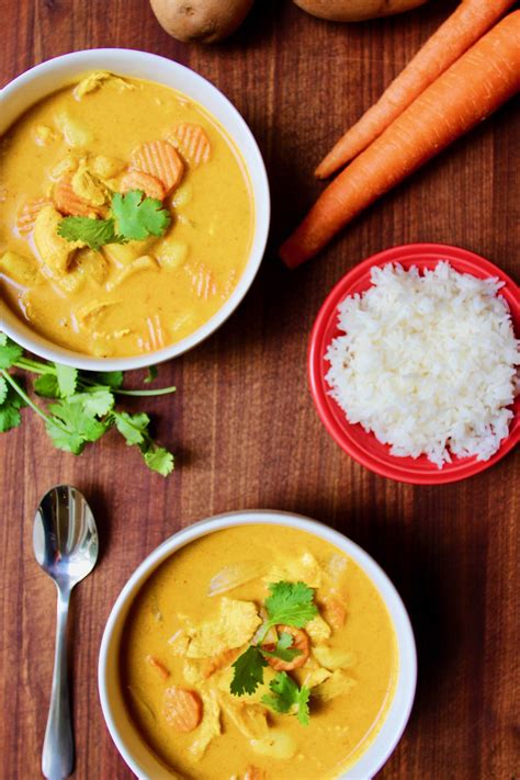 How many protein are in sauce coconut curry yellow mild 1/2 cup - calories, carbs, nutrition