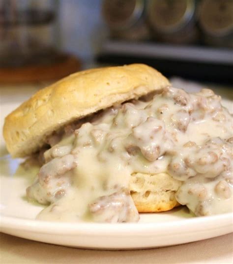 How many protein are in sausage gravy biscuits - calories, carbs, nutrition