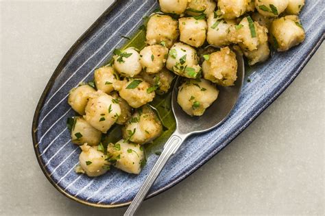 How many protein are in sauteed bay scallops - calories, carbs, nutrition