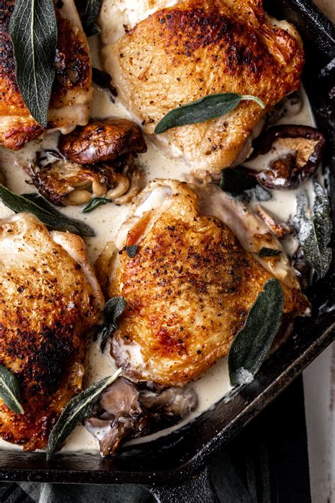 How many protein are in sauteed chicken with mushroom sage cream sauce - calories, carbs, nutrition