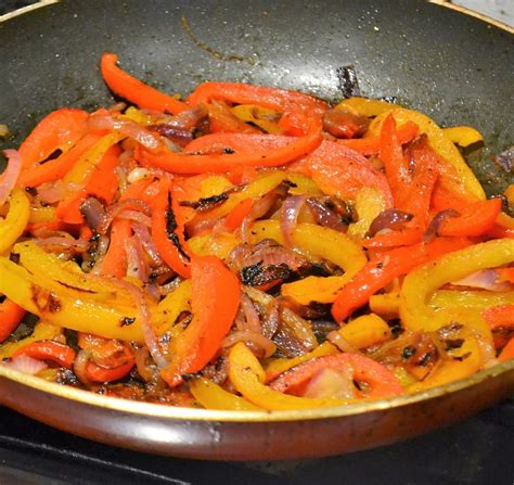 How many protein are in sauteed peppers and onions - calories, carbs, nutrition