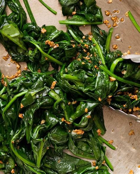 How many protein are in sauteed spinach with garlic - calories, carbs, nutrition