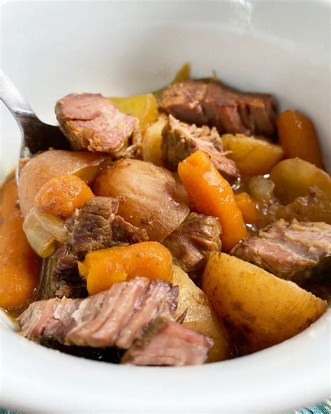 How many protein are in savory pot roast - calories, carbs, nutrition