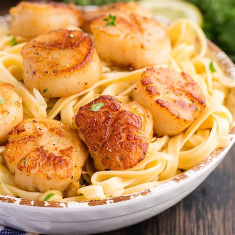 How many protein are in scallops with spice oil - calories, carbs, nutrition