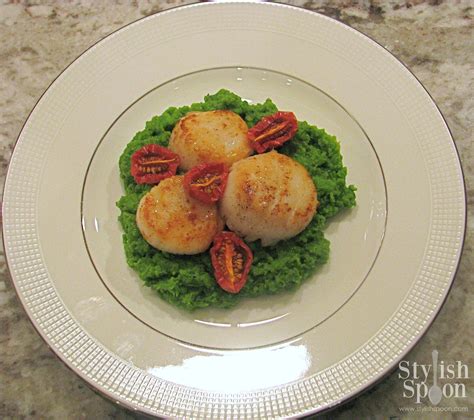 How many protein are in seared scallop with sweet pea puree - calories, carbs, nutrition