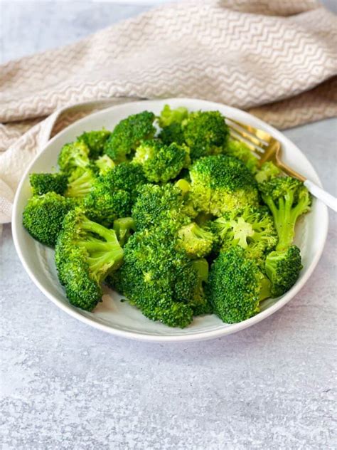 How many protein are in seasoned broccoli - calories, carbs, nutrition