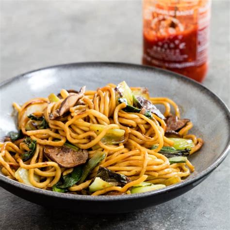 How many protein are in shitake lo mein - calories, carbs, nutrition