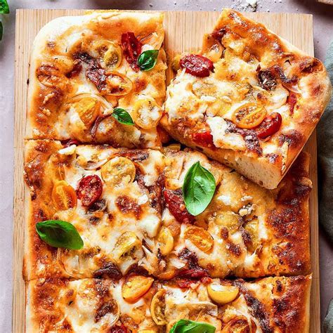 How many protein are in sicilian blt pizza - calories, carbs, nutrition